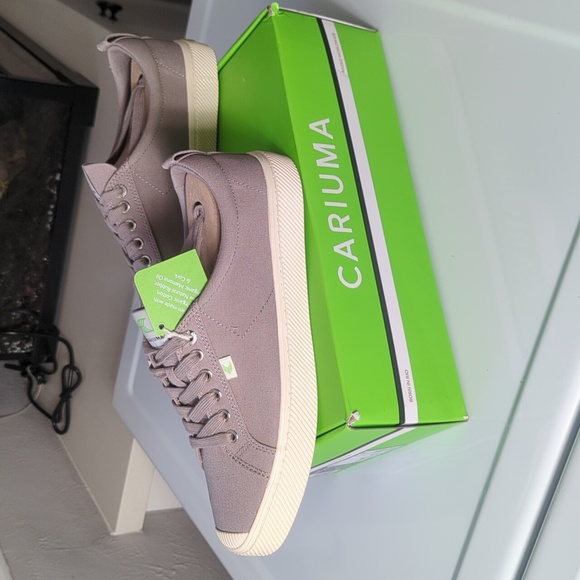 Cariuma (Mystic Grey Canvas/Off-White Sole) 10.5M/12W - Picture 4 of 9